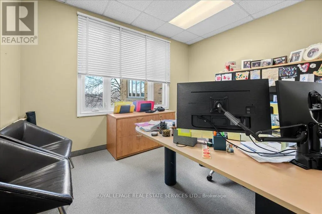 200 - 414 NORTH SERVICE ROAD E