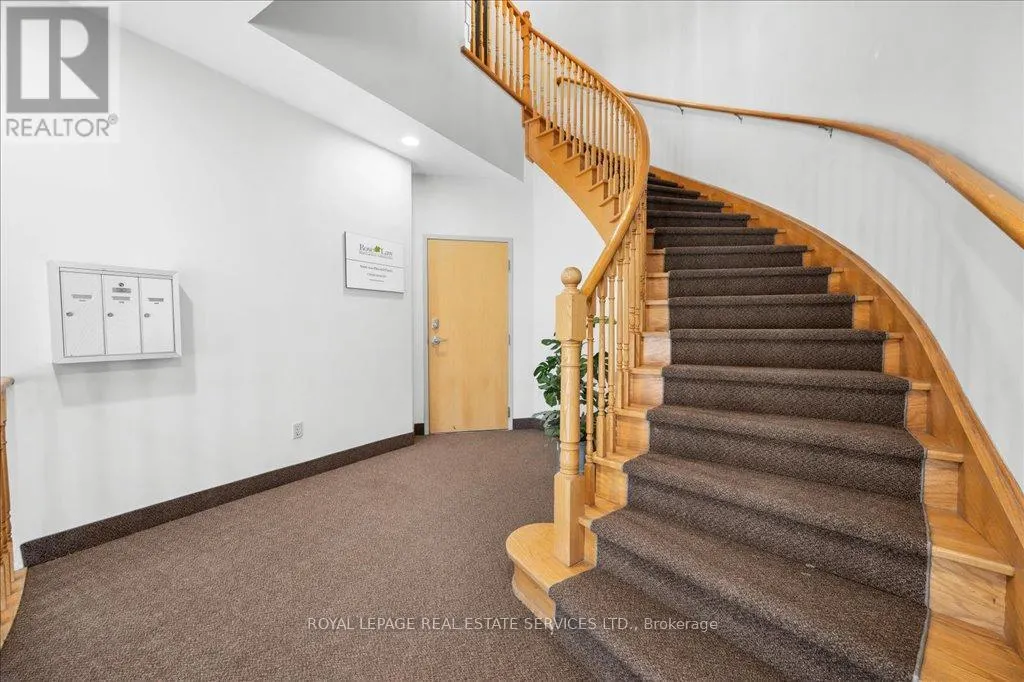 200 - 414 NORTH SERVICE ROAD E