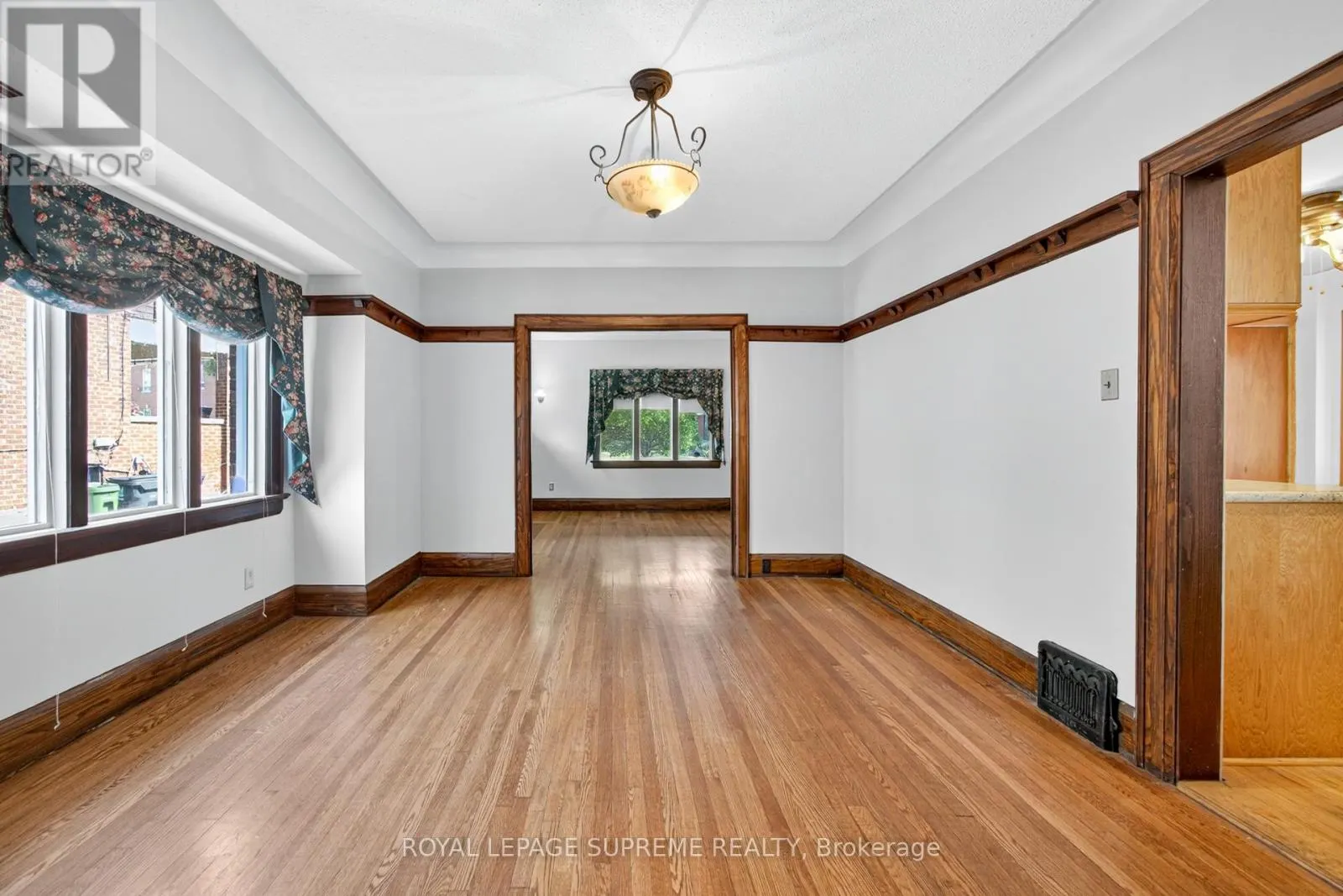 10 KING STREET CRESCENT
