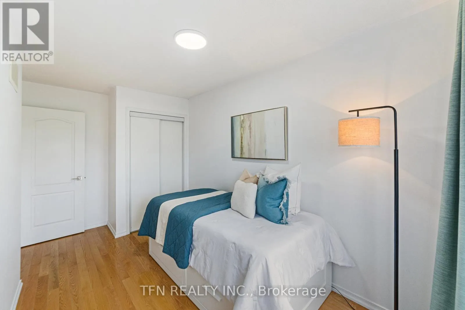 7166 TRIUMPH LANE