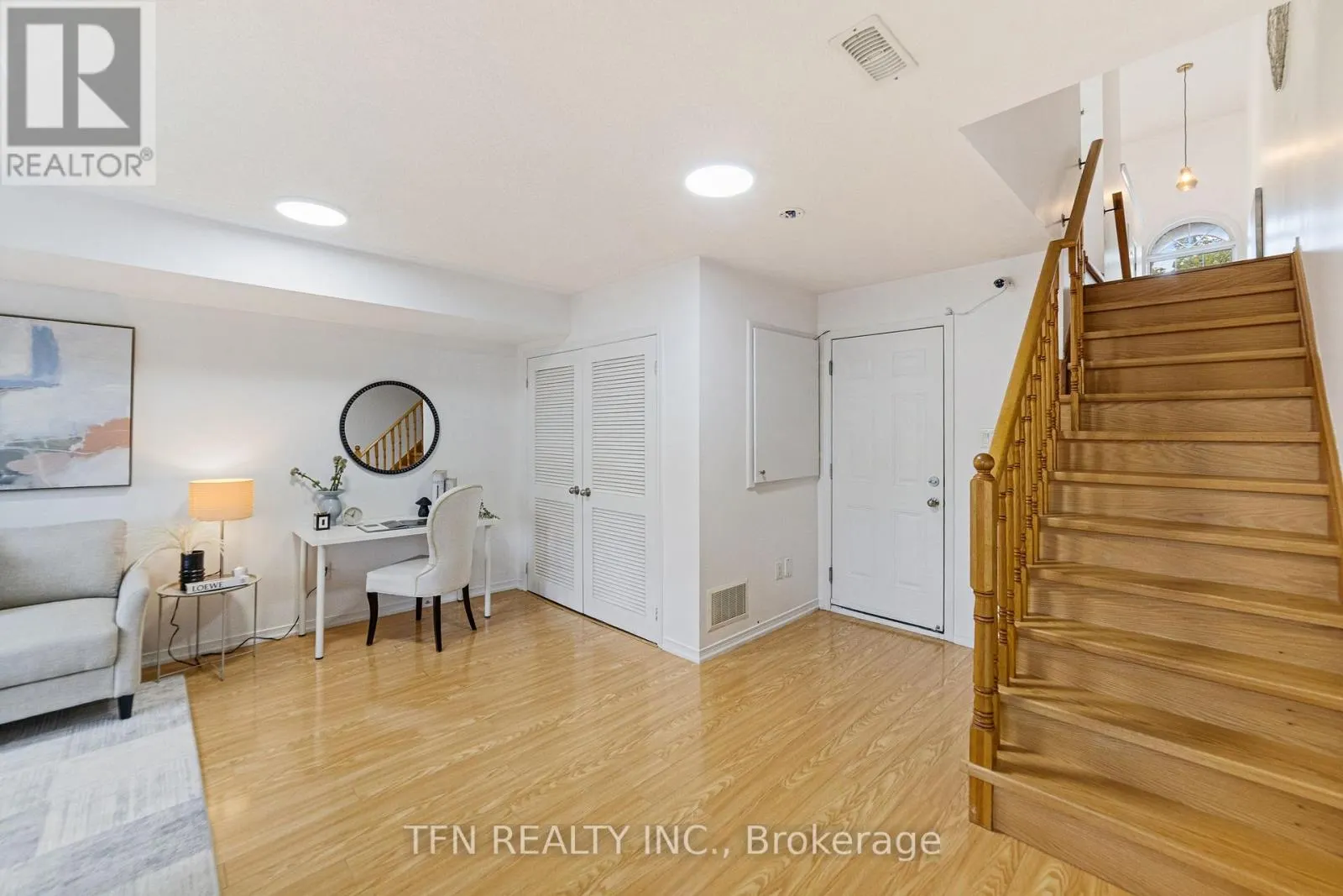 7166 TRIUMPH LANE