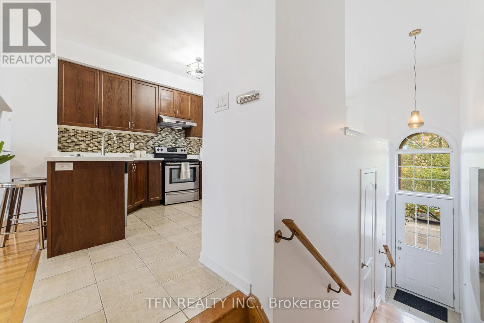 7166 TRIUMPH LANE