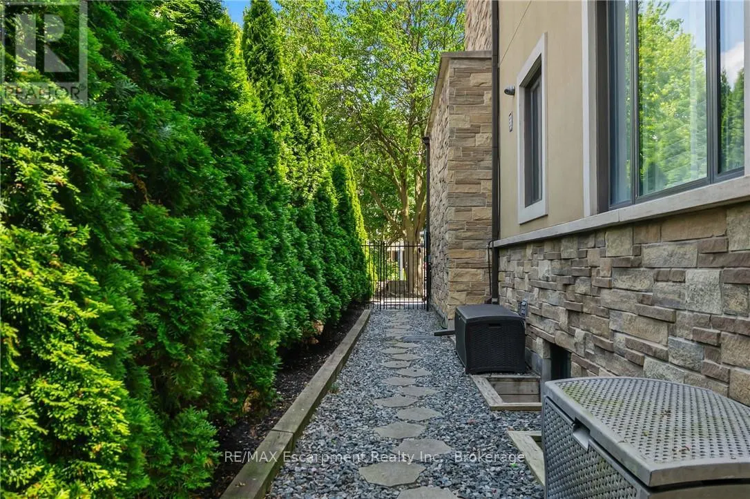 82 BRANT STREET