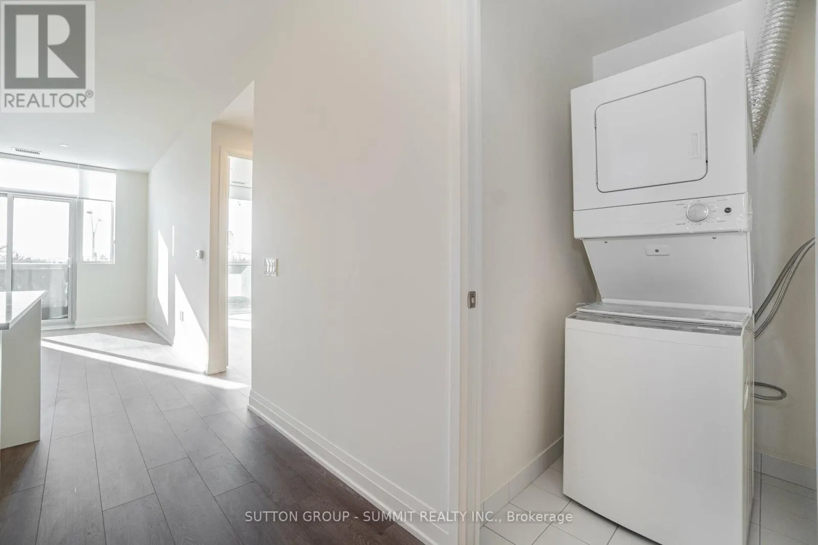 226 - 509 DUNDAS STREET W