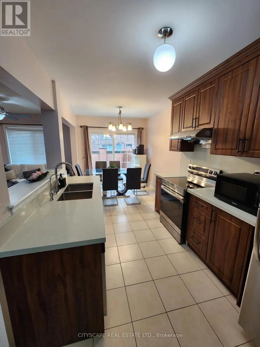 94 UNIONVILLE CRESCENT