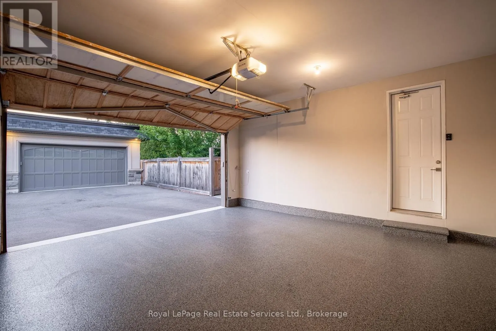215 PRINCE GEORGE CRESCENT