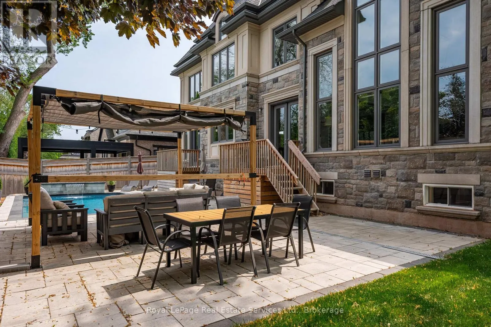 215 PRINCE GEORGE CRESCENT