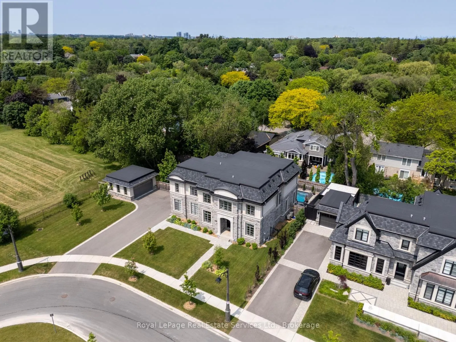 215 PRINCE GEORGE CRESCENT