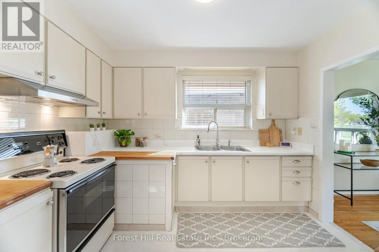 16 BETHWIN PLACE