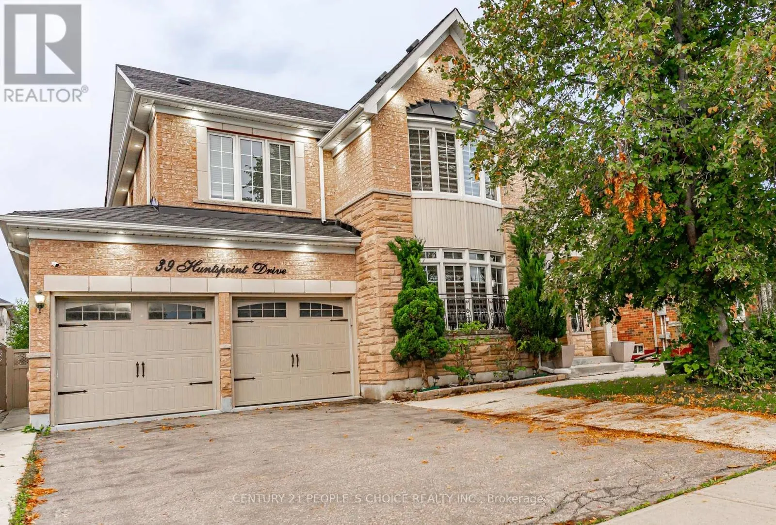 39 HUNTSPOINT DRIVE