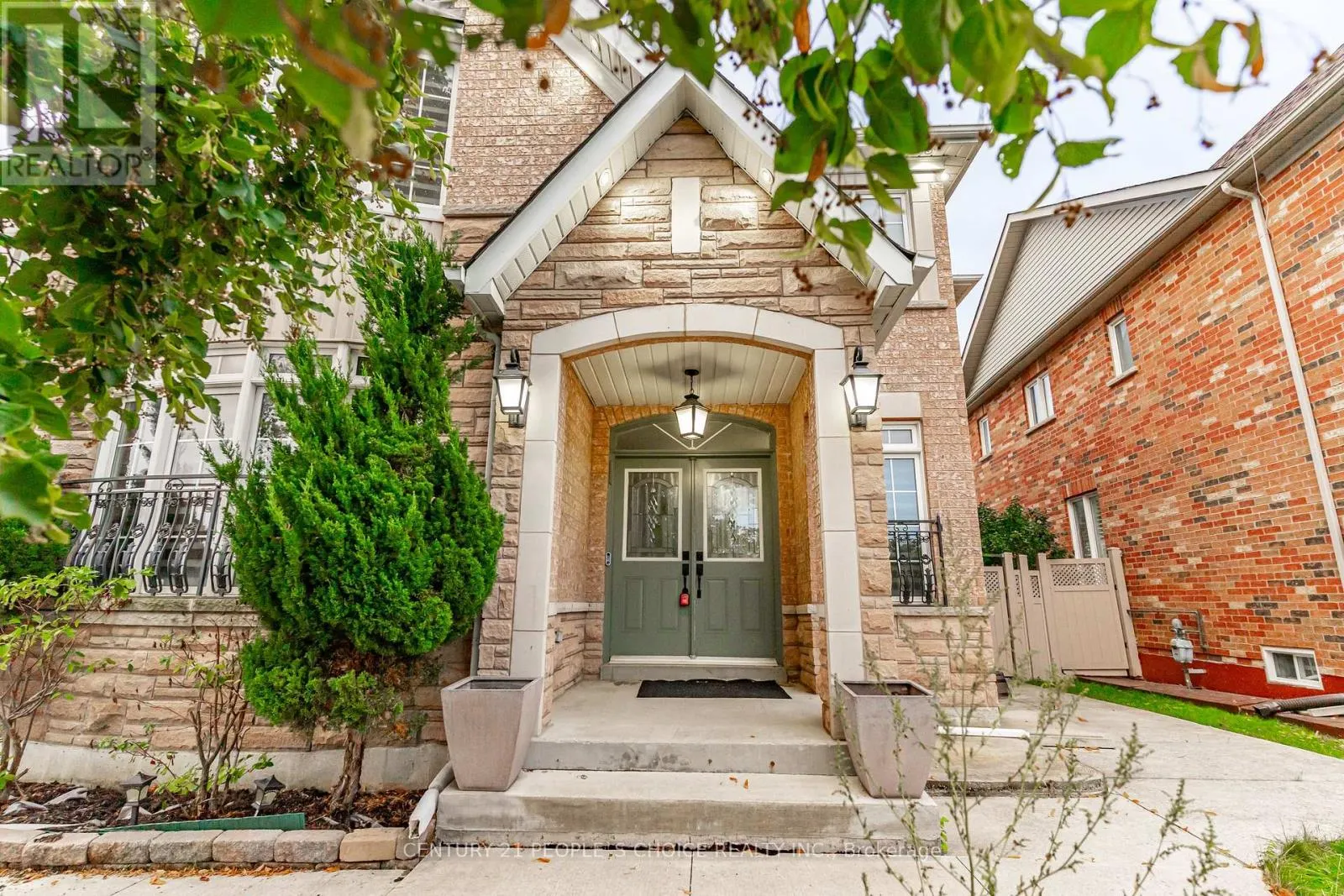 39 HUNTSPOINT DRIVE