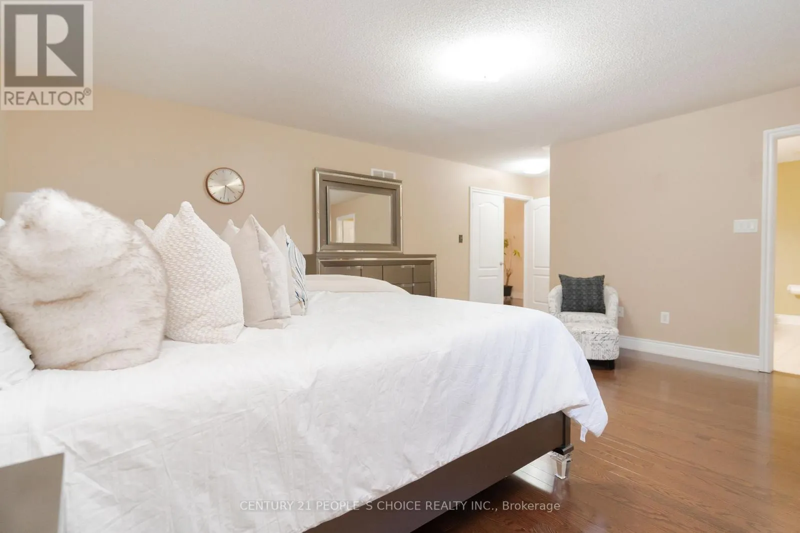 39 HUNTSPOINT DRIVE