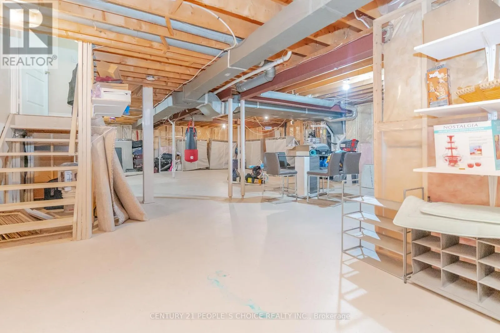 39 HUNTSPOINT DRIVE