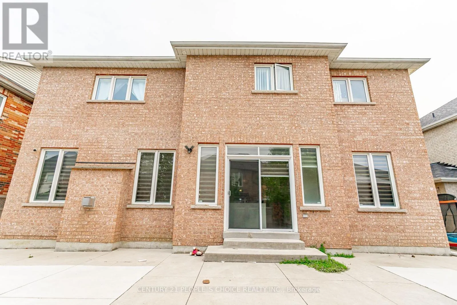 39 HUNTSPOINT DRIVE