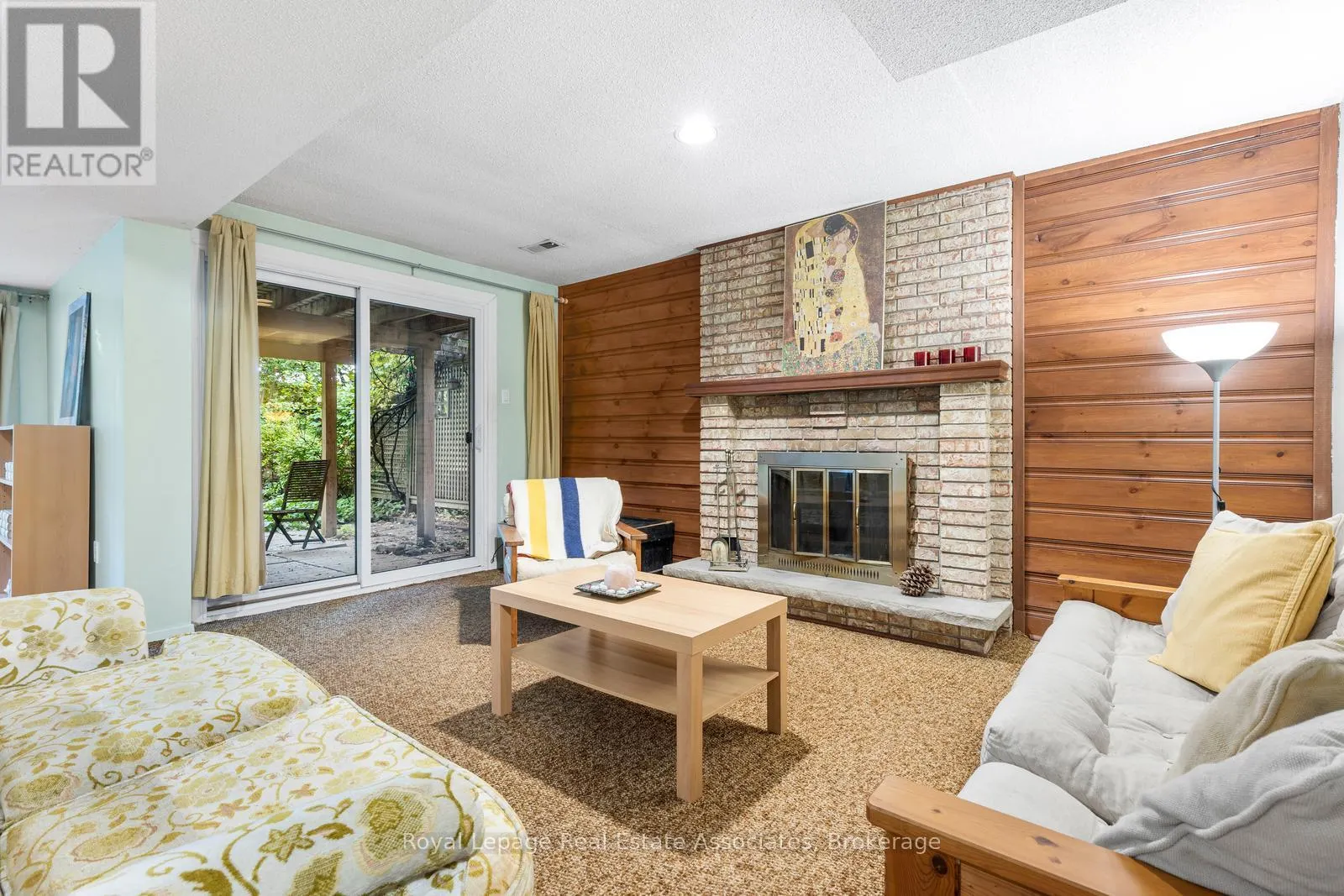 4265 THOM GARDENS
