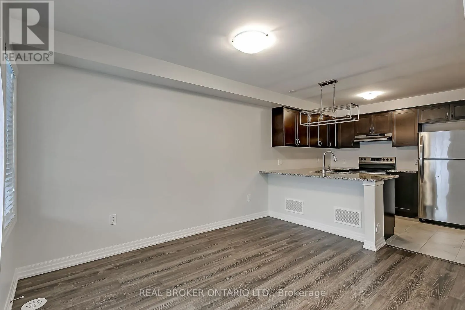 121 CHRISTOPHER ROAD