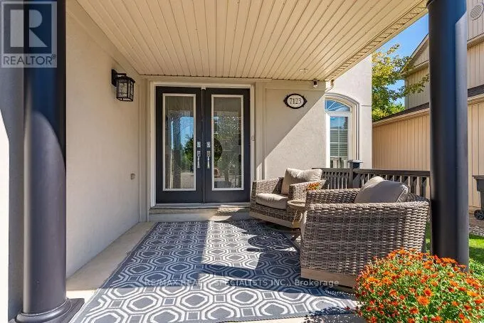 7123 WHITE PINE COURT