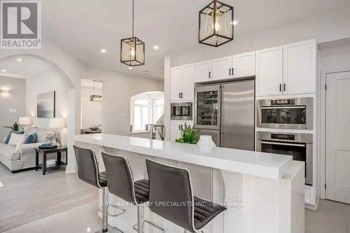 7123 WHITE PINE COURT