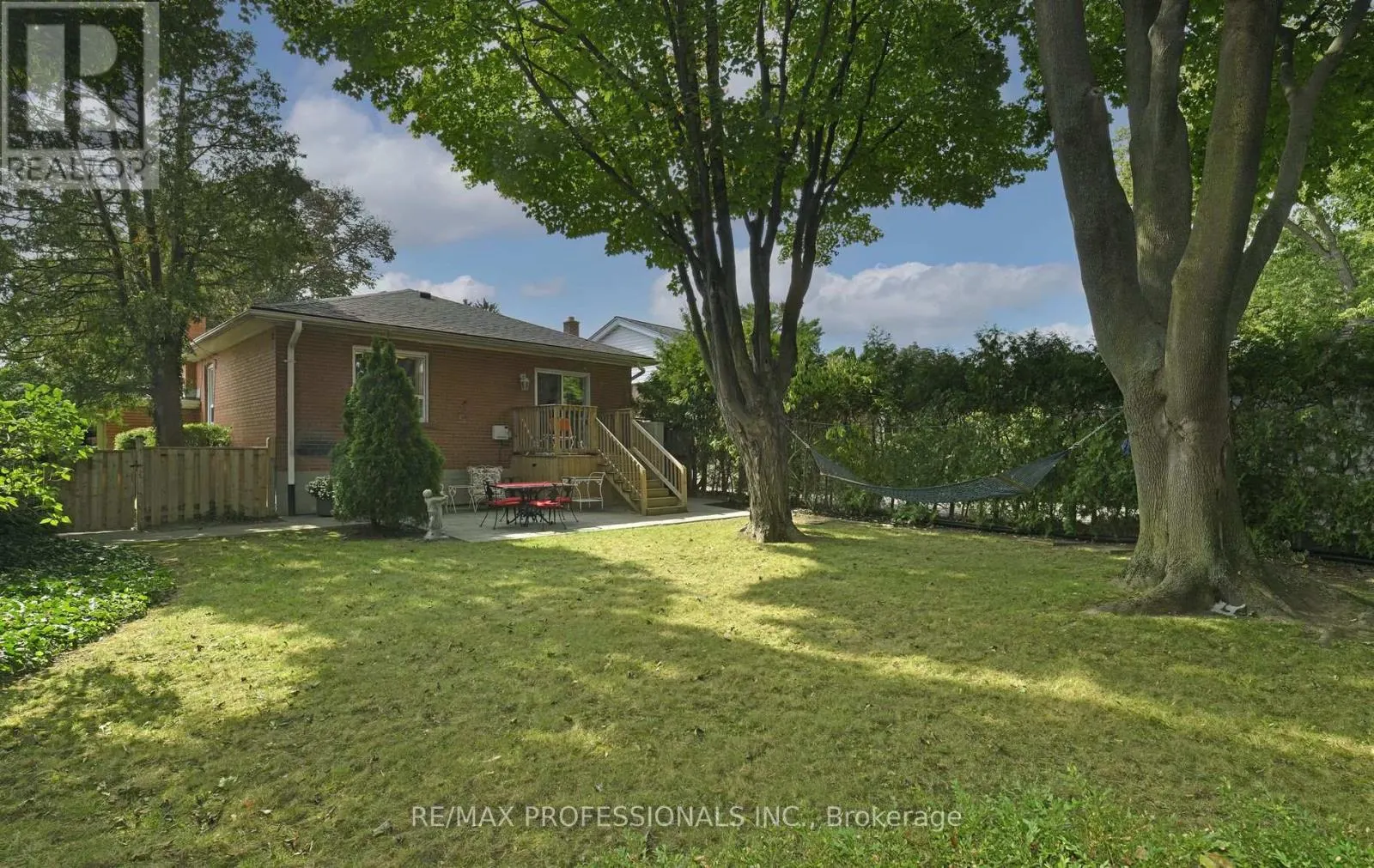 16 NASHLAND AVENUE