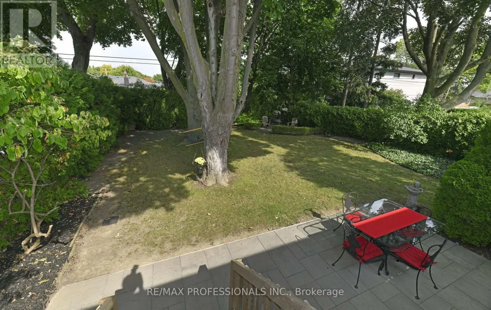 16 NASHLAND AVENUE