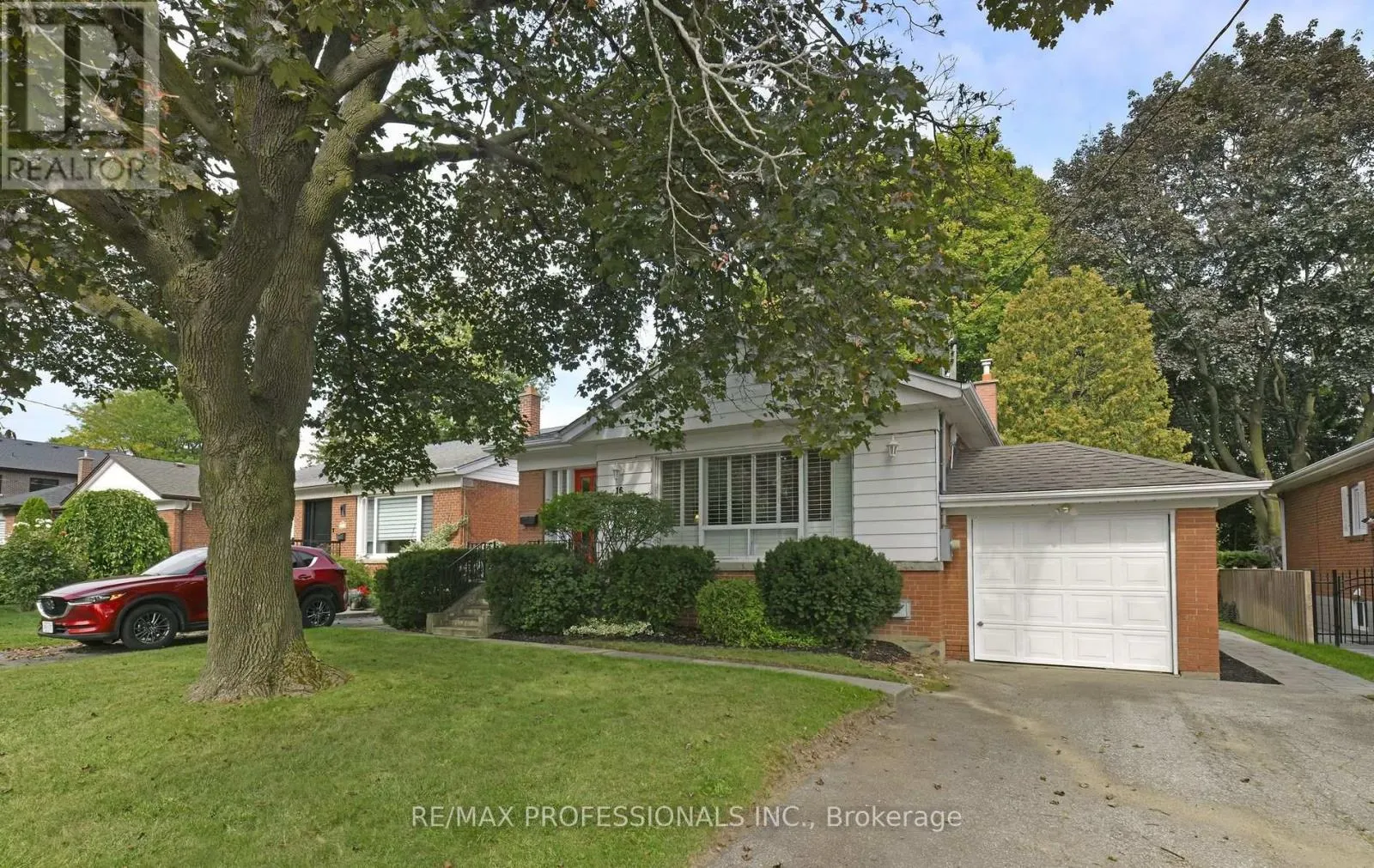16 NASHLAND AVENUE