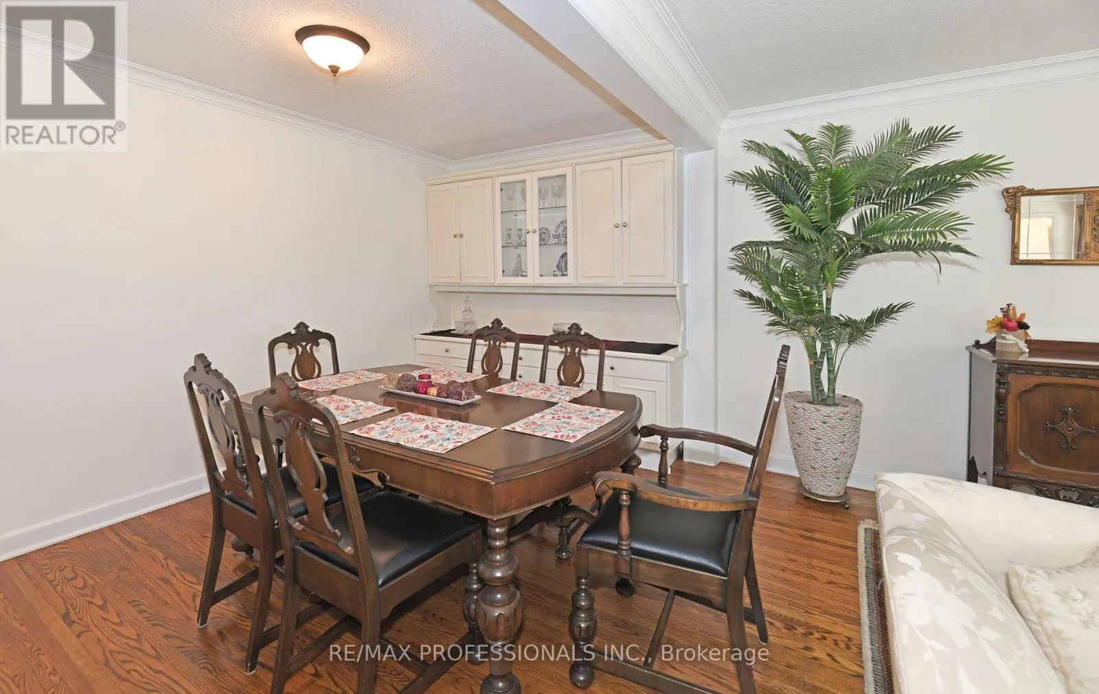 16 NASHLAND AVENUE