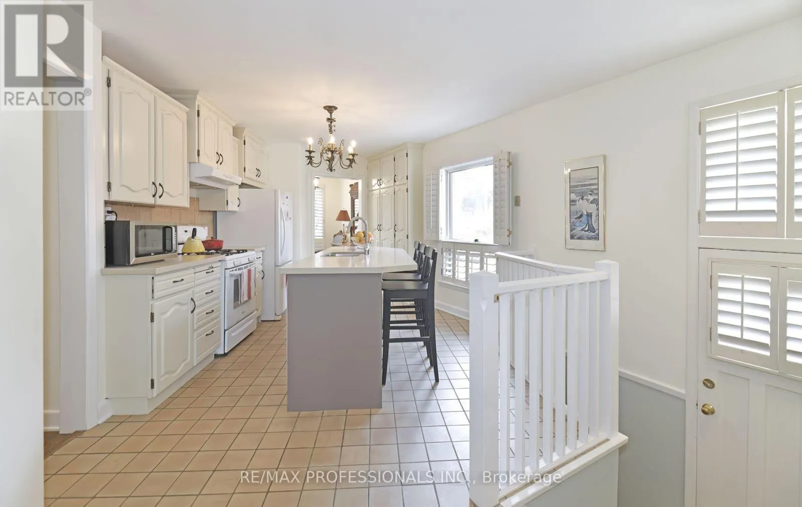 16 NASHLAND AVENUE