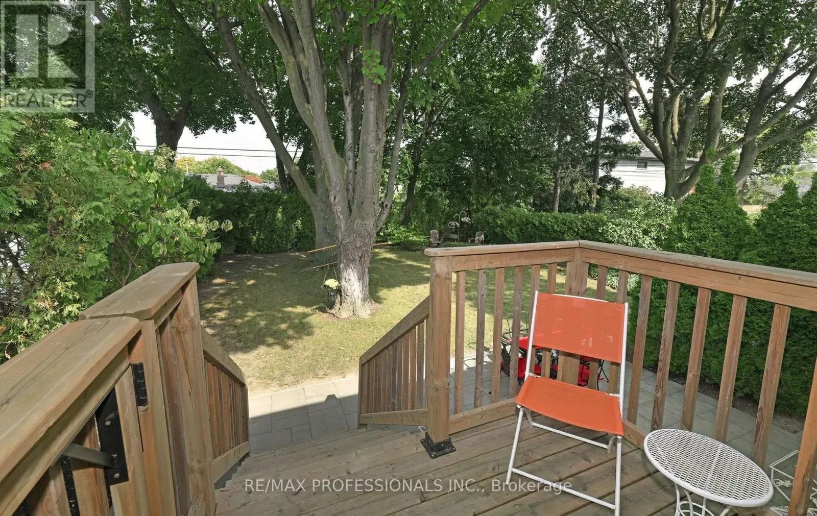 16 NASHLAND AVENUE