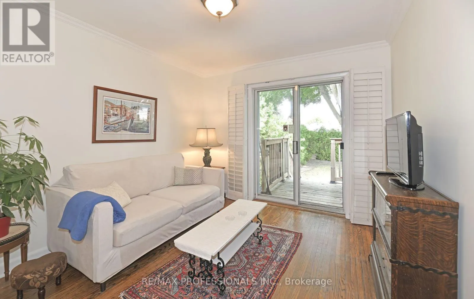 16 NASHLAND AVENUE