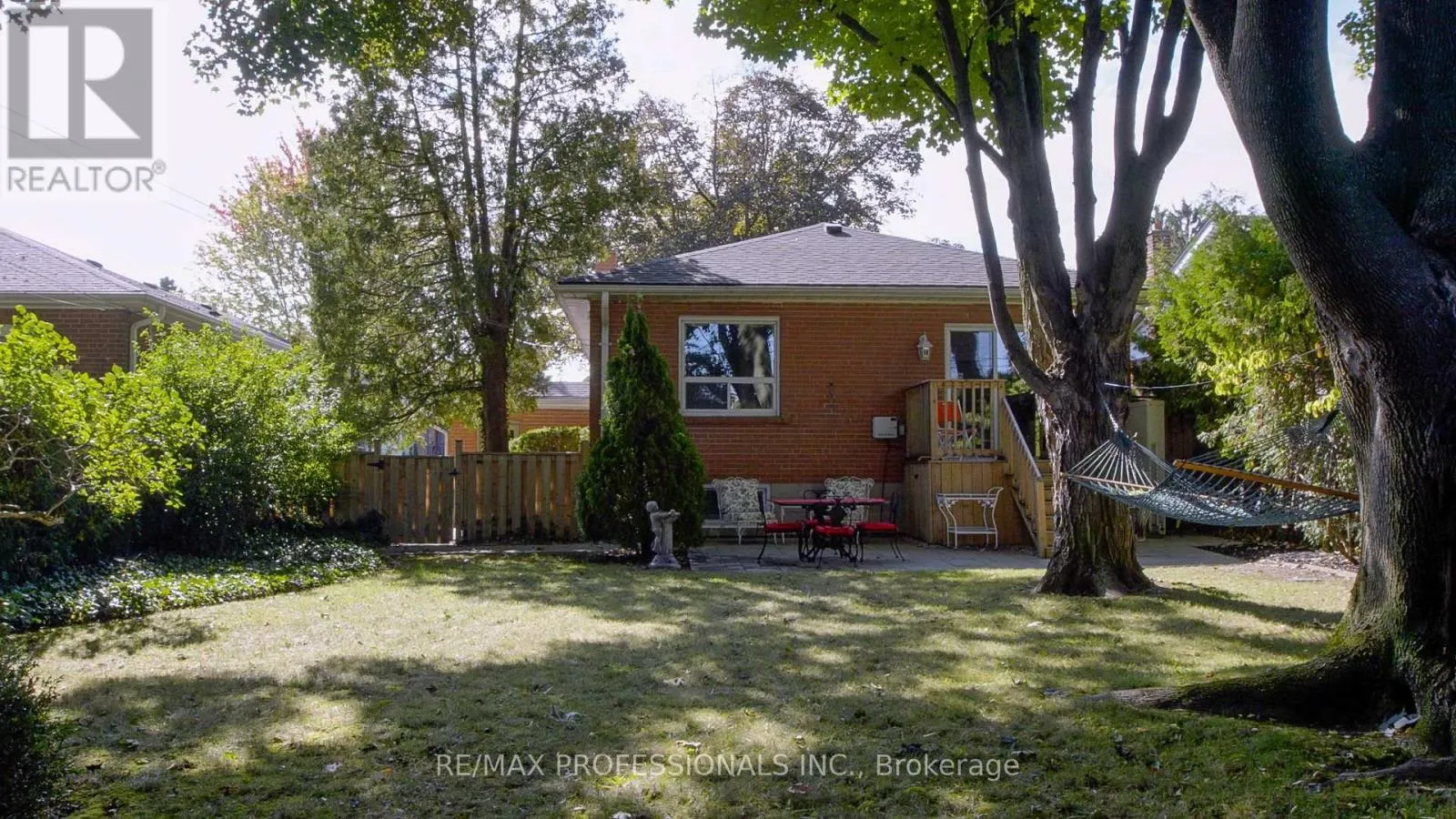 16 NASHLAND AVENUE