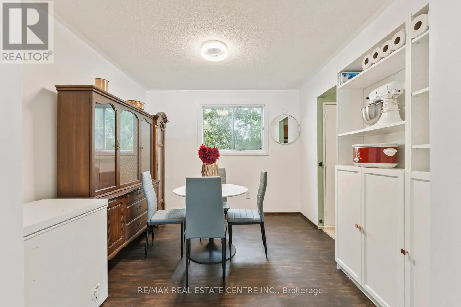 102 RUTHERFORD ROAD N