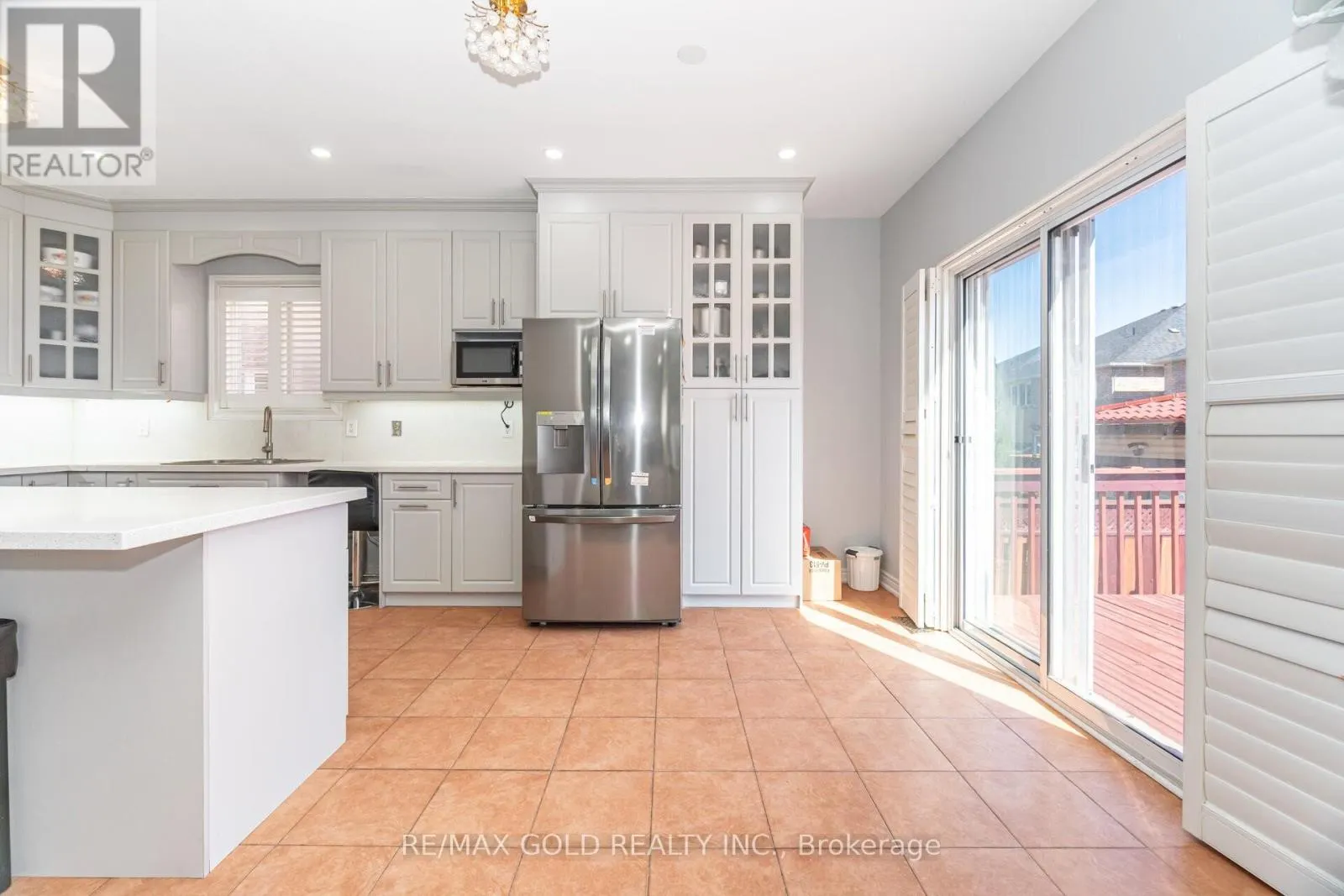 8 GORERIDGE CRESCENT