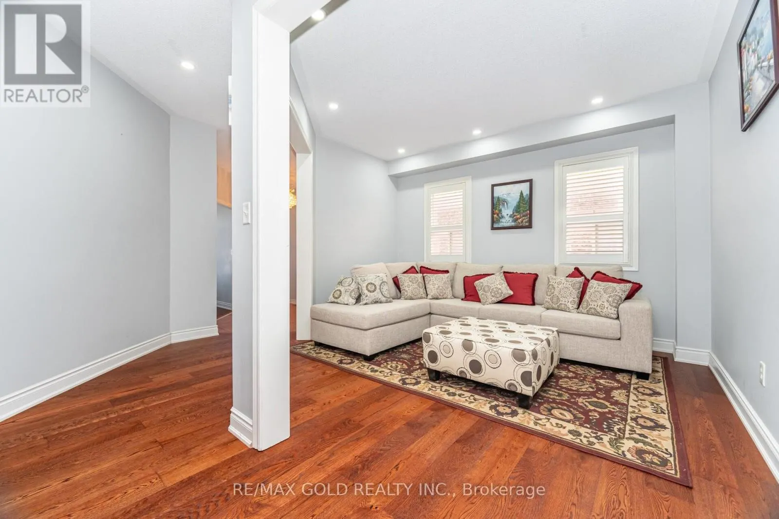 8 GORERIDGE CRESCENT