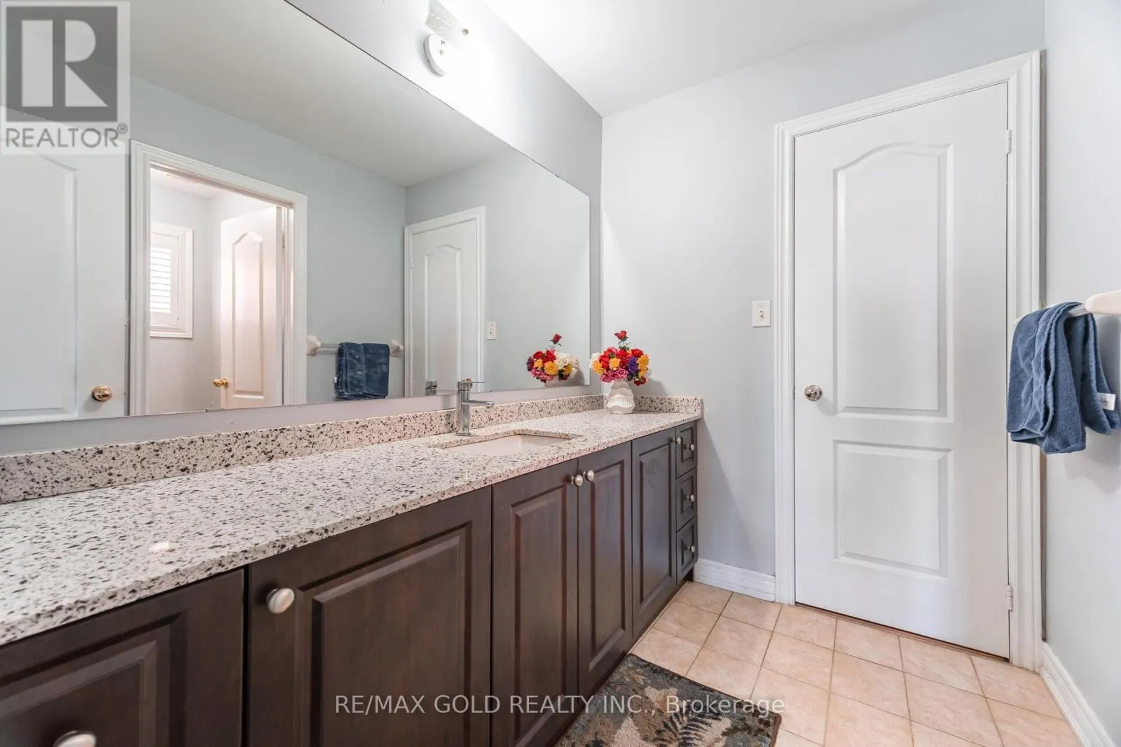 8 GORERIDGE CRESCENT