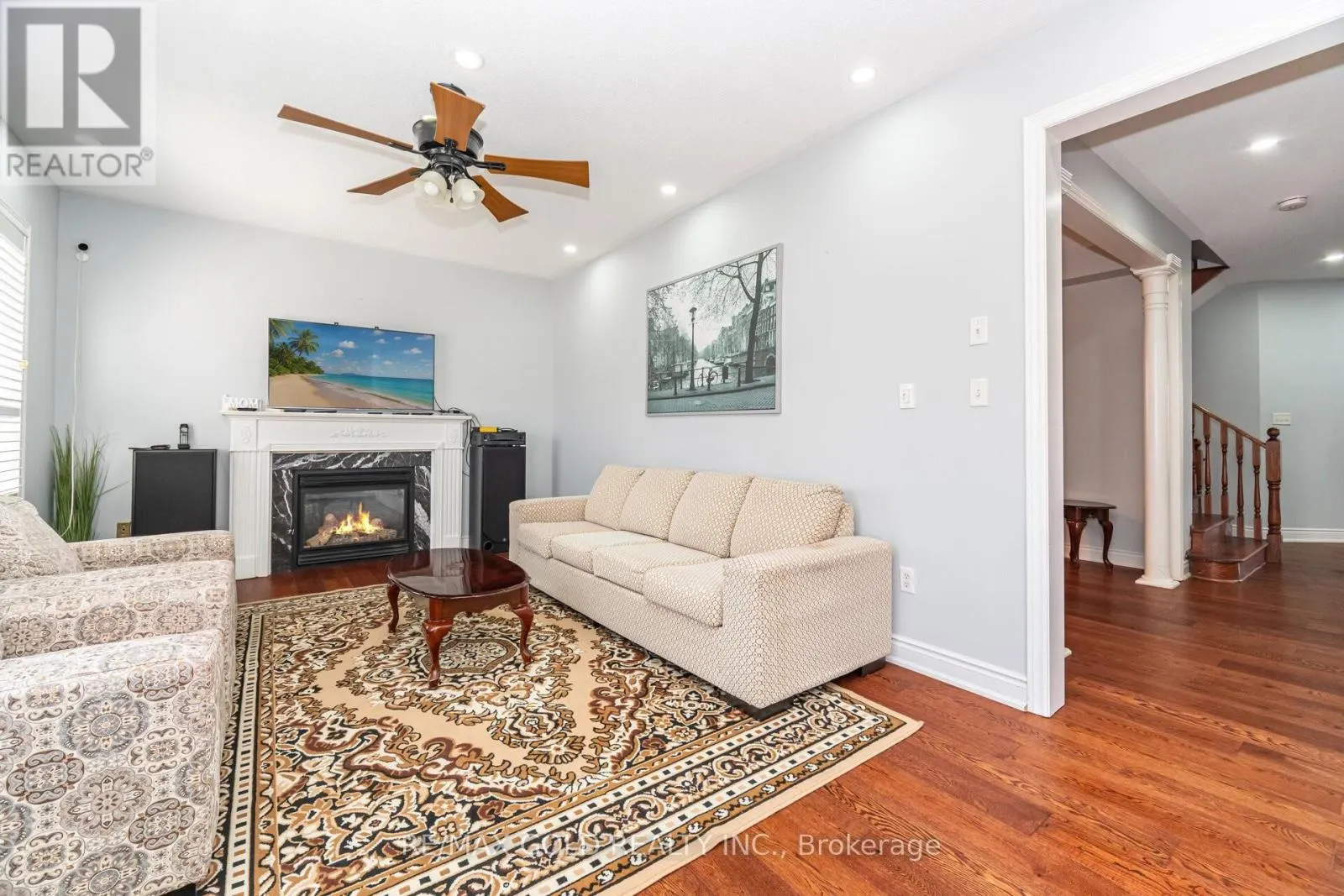 8 GORERIDGE CRESCENT