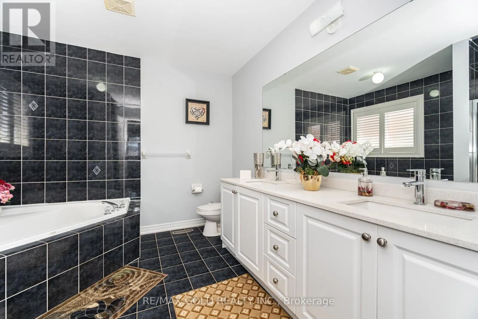 8 GORERIDGE CRESCENT