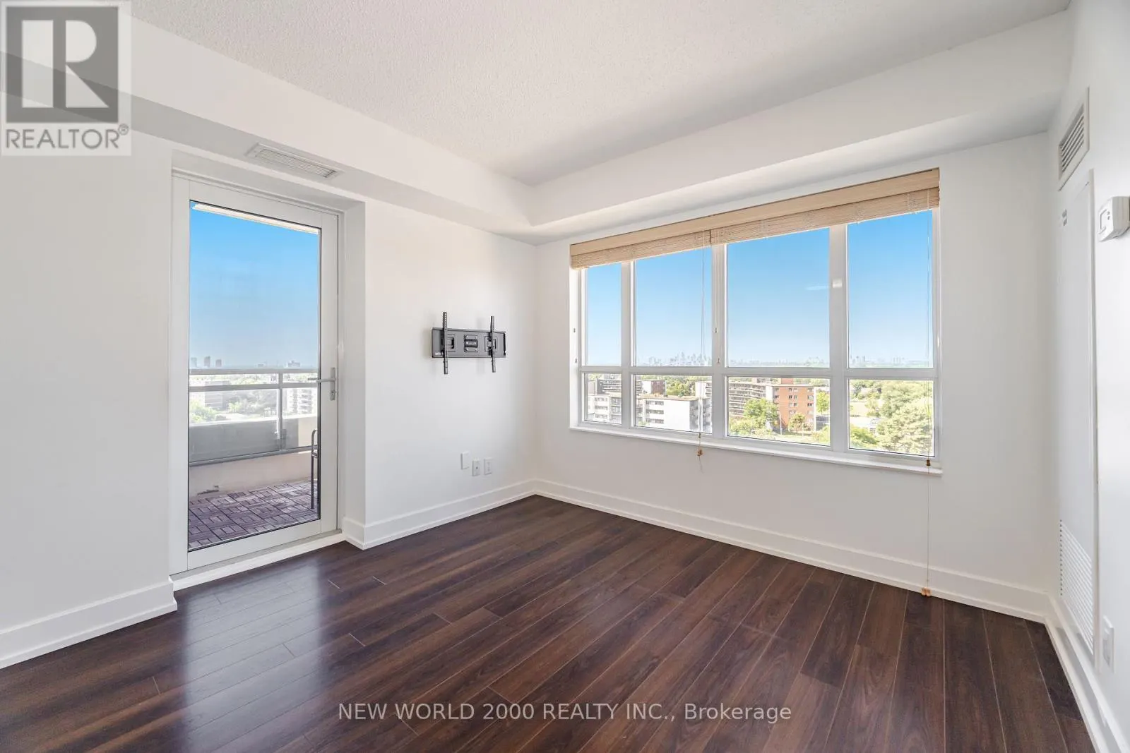 708 - 6 EVA ROAD