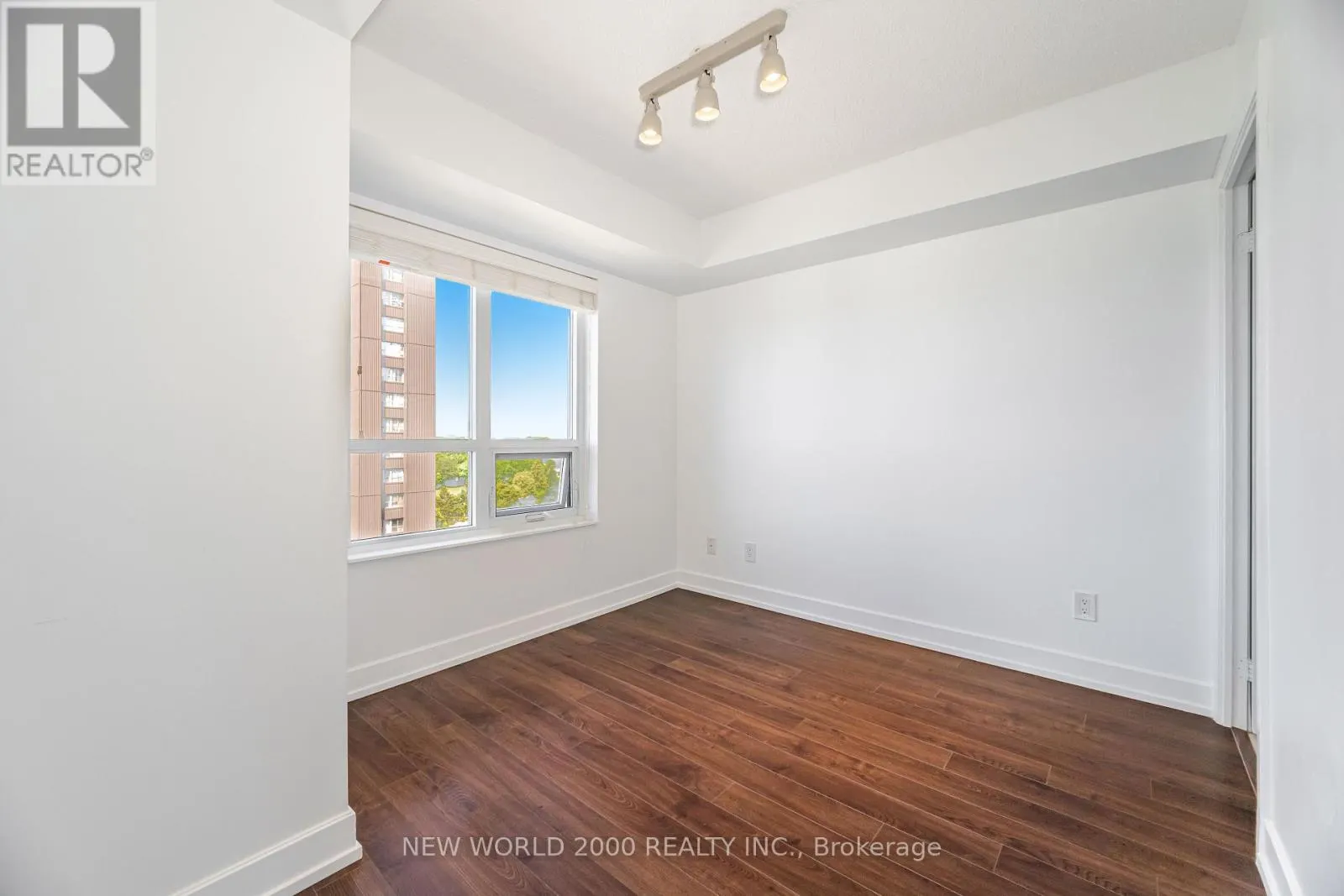 708 - 6 EVA ROAD