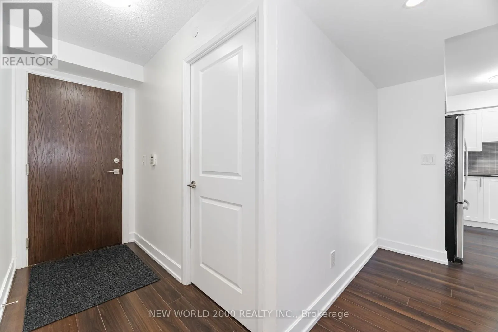 708 - 6 EVA ROAD