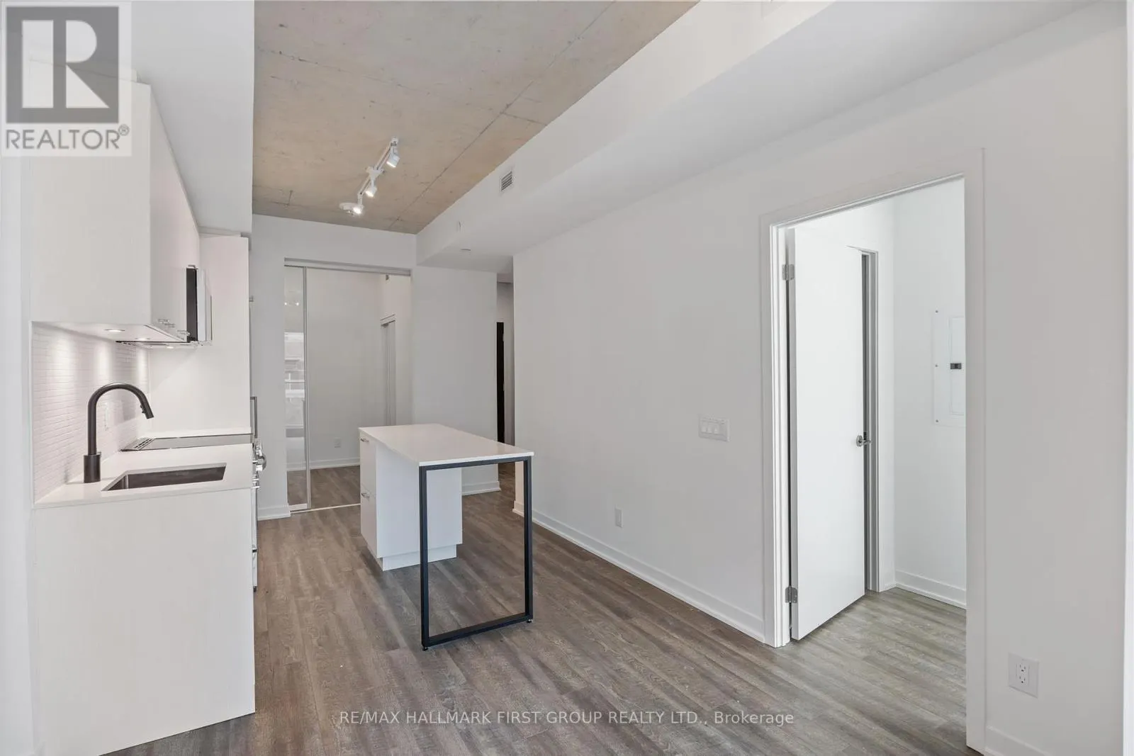 408 - 1808 ST CLAIR AVENUE W