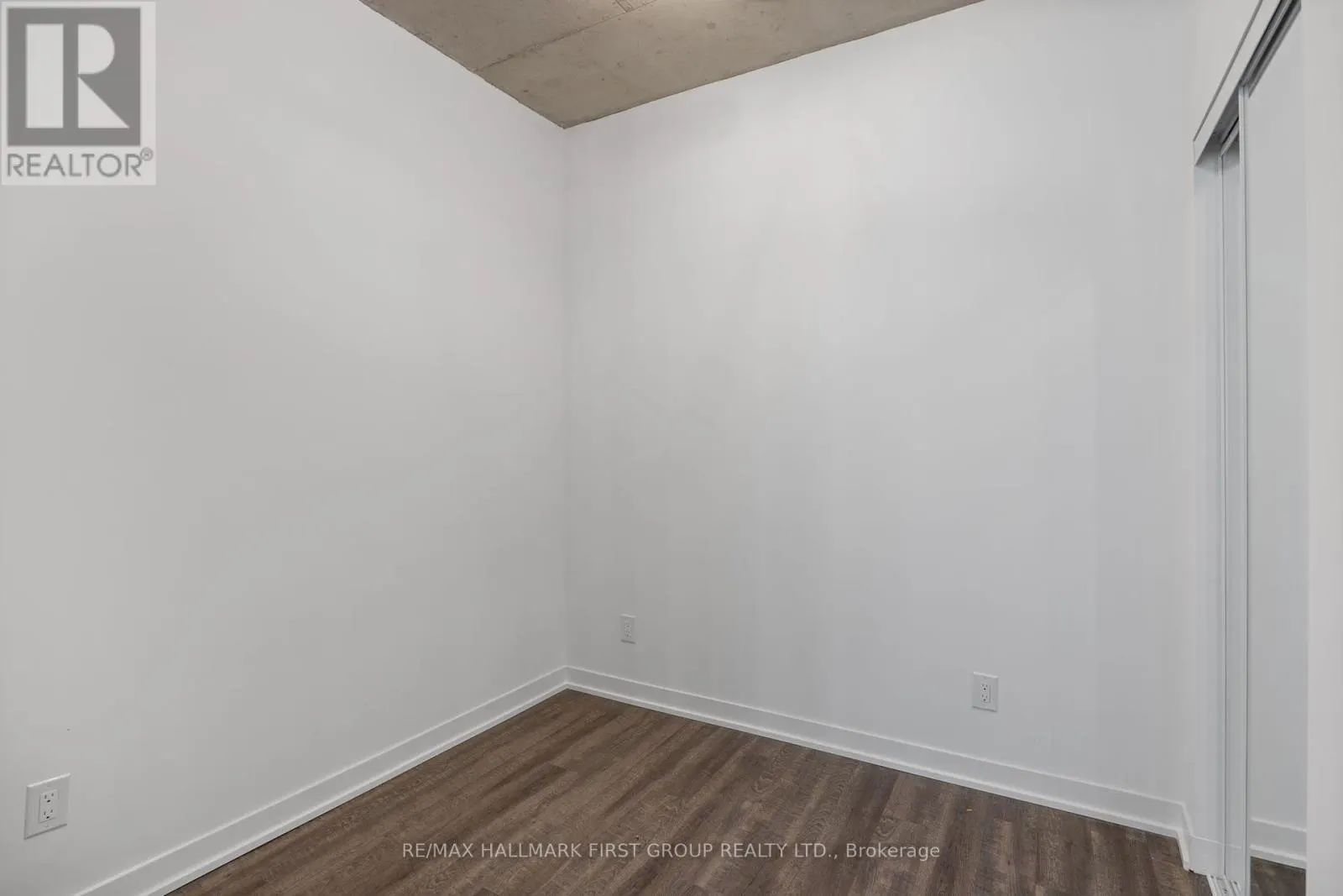 408 - 1808 ST CLAIR AVENUE W