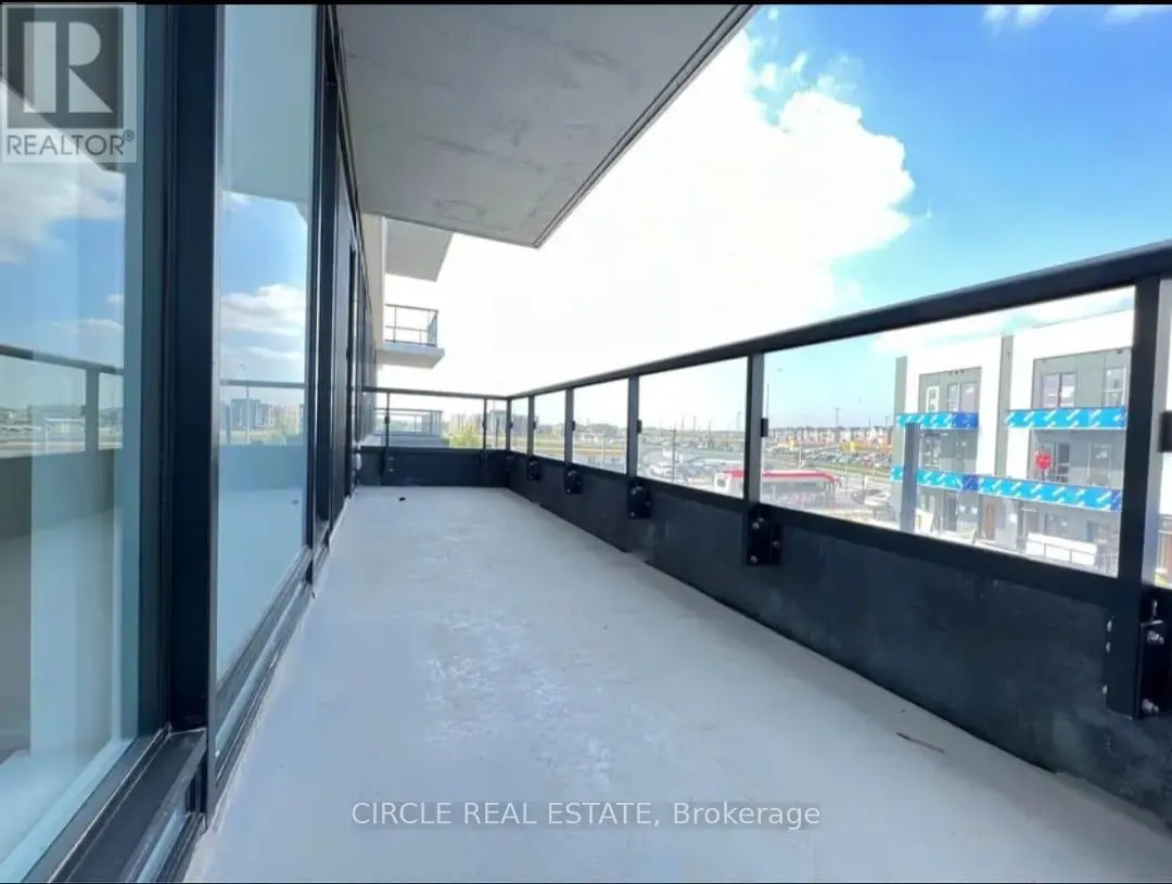 216 - 10 LAGERFELD DRIVE