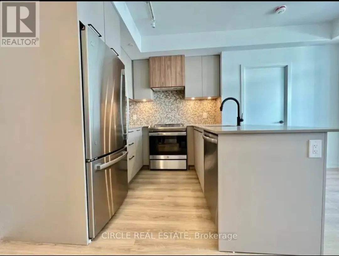 216 - 10 LAGERFELD DRIVE