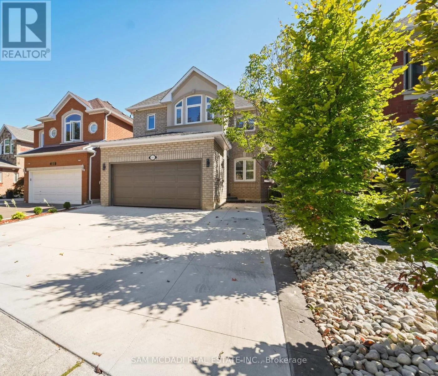 385 TURNBERRY CRESCENT
