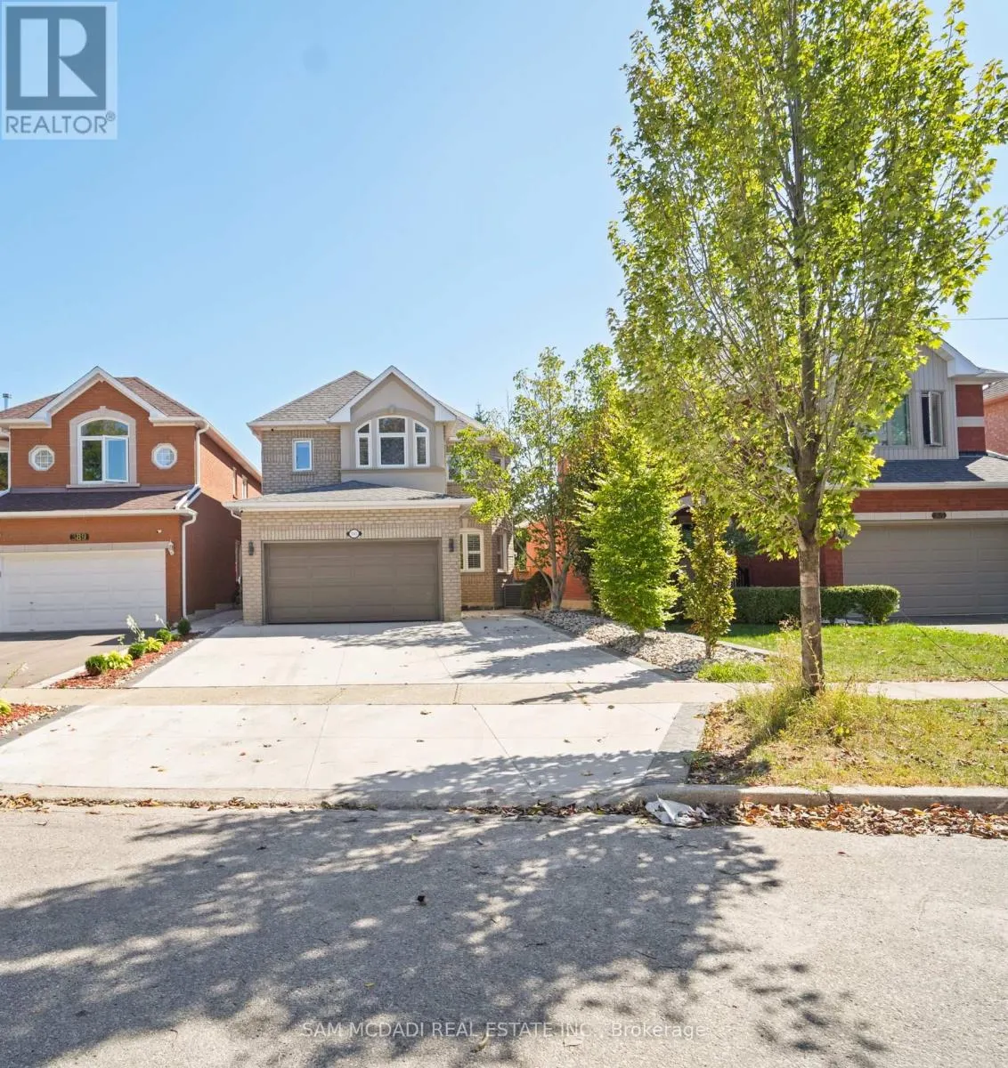 385 TURNBERRY CRESCENT