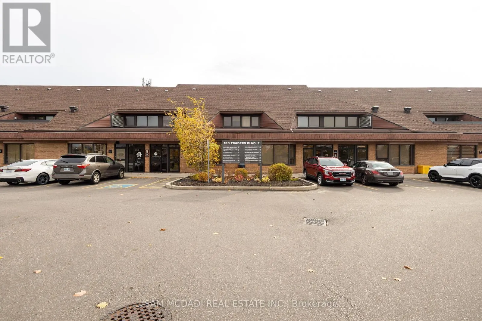 204 - 120 TRADERS BOULEVARD E