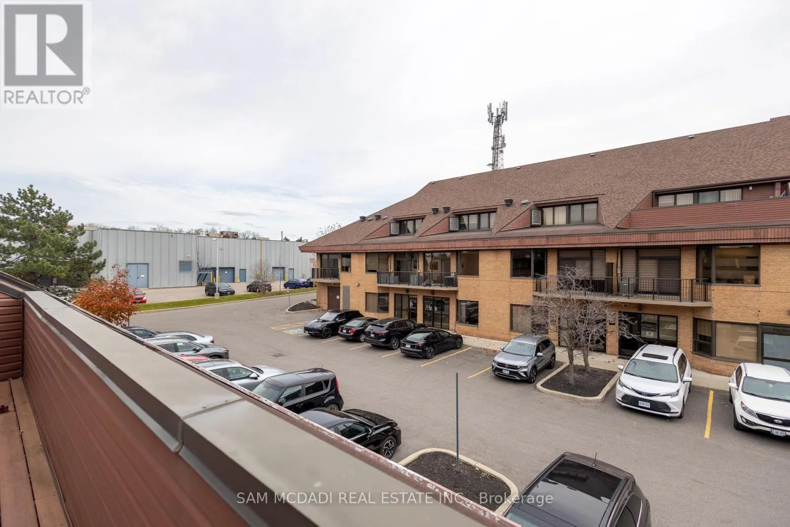 204 - 120 TRADERS BOULEVARD E