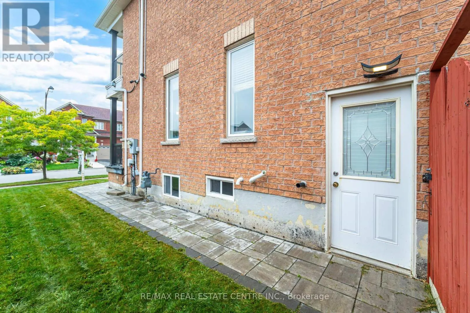 118 CONNOLLY CRESCENT