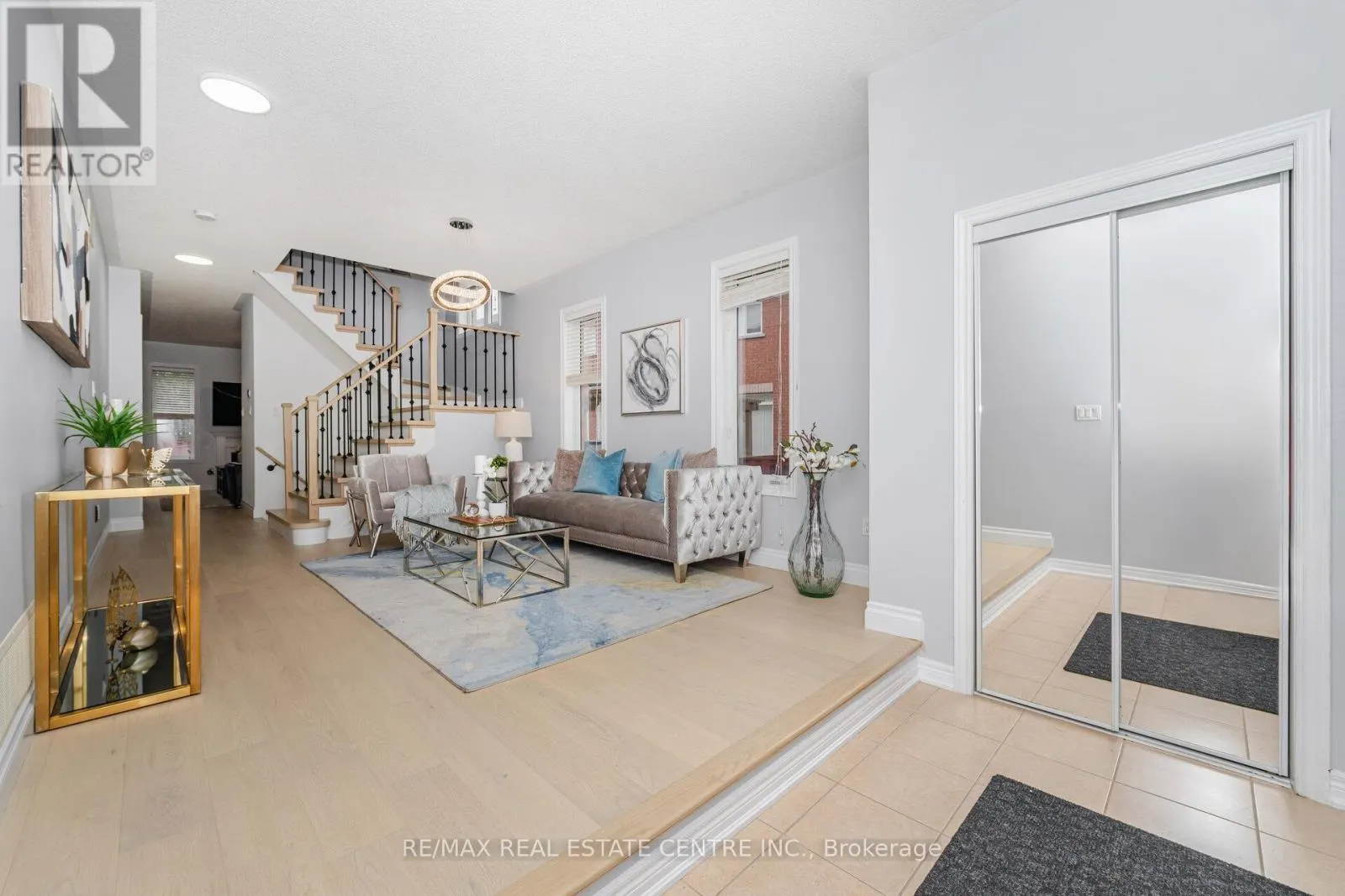 118 CONNOLLY CRESCENT