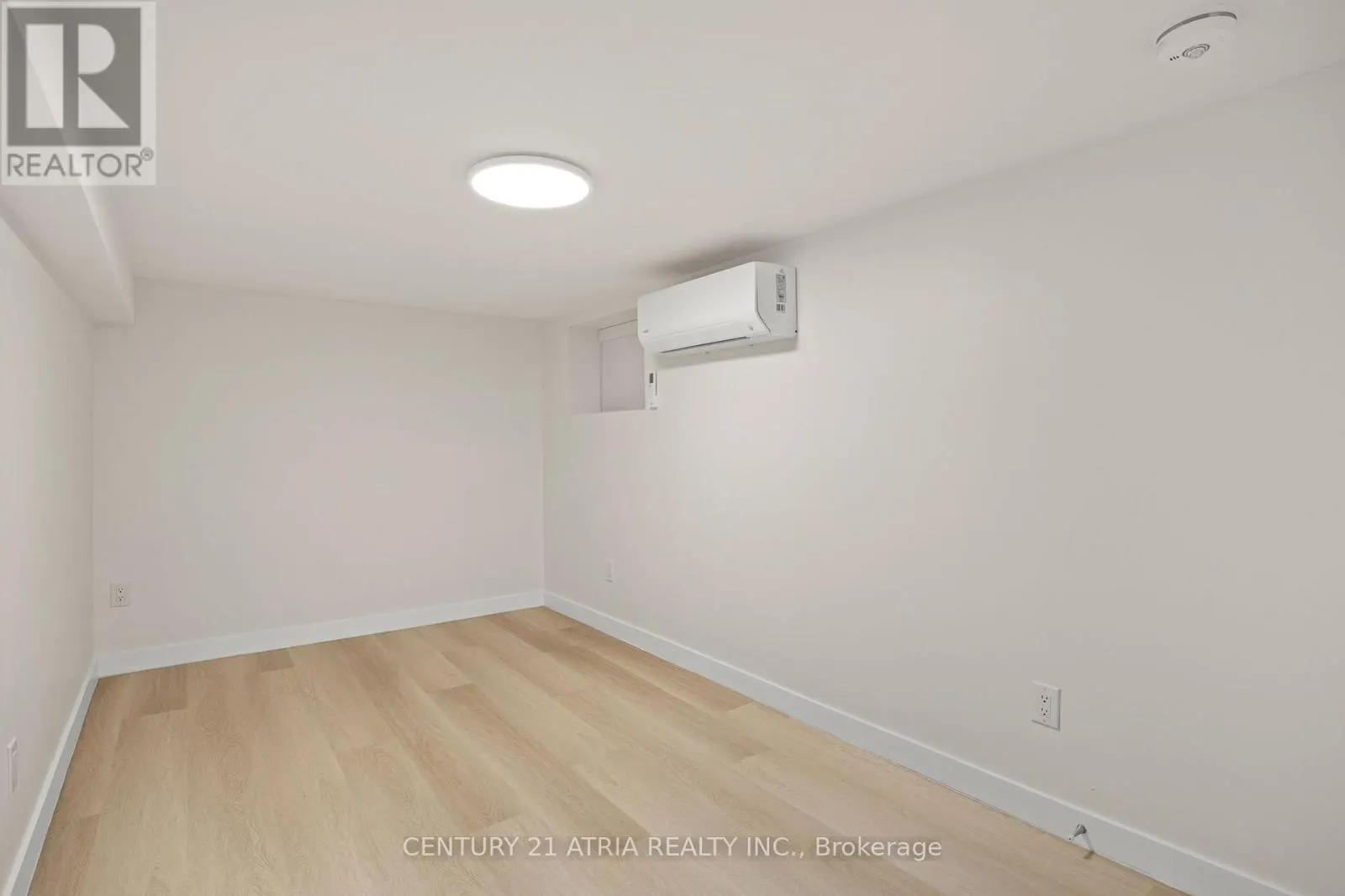 BASEMENT FRONT UNIT - 451 LANSDOWNE AVENUE